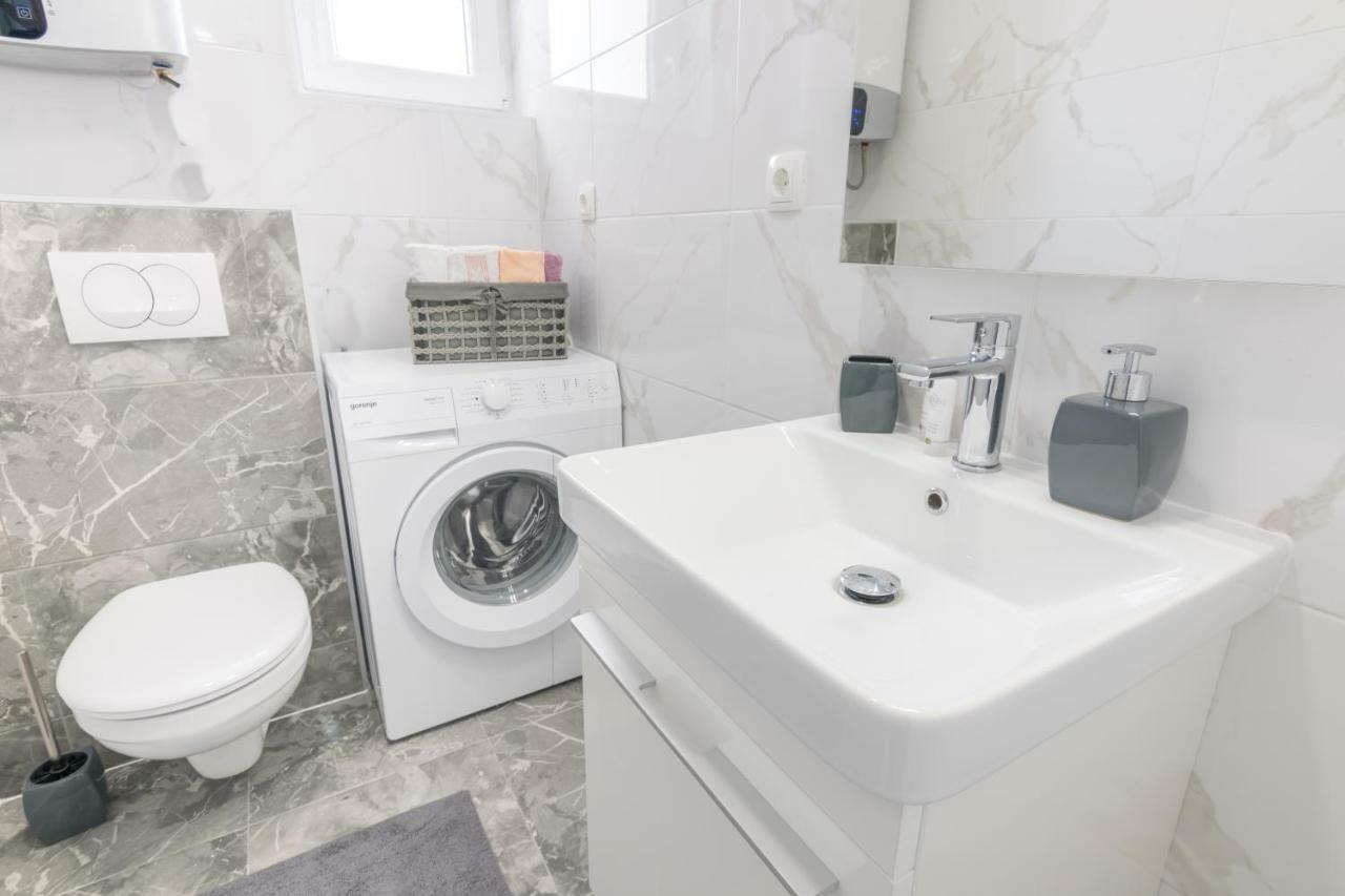 Apartmani Zora Макарска Экстерьер фото