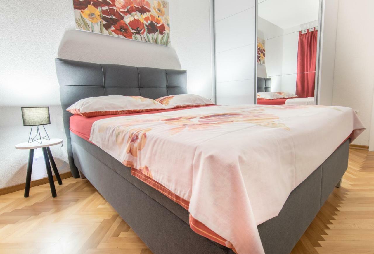 Apartmani Zora Макарска Экстерьер фото